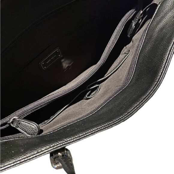 Nike West 16 x 13 x 5 leather tote bag  like new never carried - Picture 3 of 3